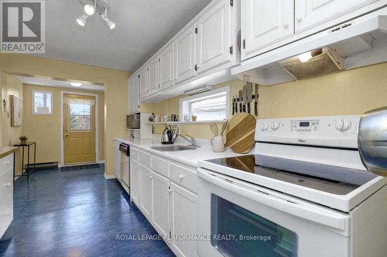 29581422/1141-north-river-road/overbrook/ottawa/ontario/K1K3W4_8