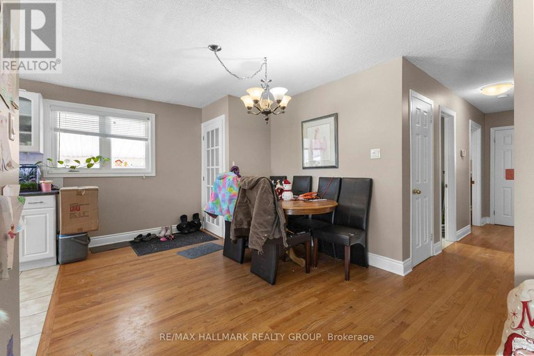 29229707/816-willow-avenue/chatelaine-village/ottawa/ontario/K1E1C7_4