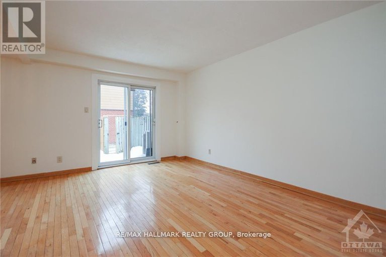 29297521/2088-orient-park-drive/blackburn-hamlet-south/ottawa/ontario/K1B4V9_7