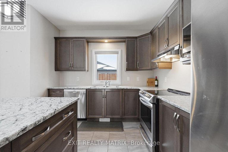 29394255/149-lyon-street/embrun/russell/ontario/K0A1W0_15