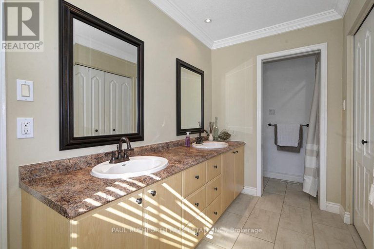 28933934/15-richland-drive/goulbourn-twp-from-franktown-rdsouth-to-rideau/ottawa/ontario/K0A2Z0_23