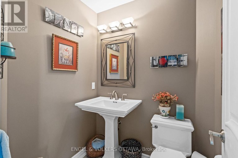 28485285/24-doris-avenue/blossom-parkkemp-parkfindlay-creek/ottawa/ontario/K1T3W8_17