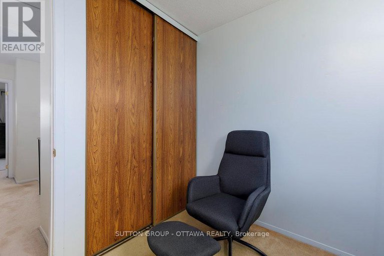 28553457/1951-greenvale-lane/chateauneuf/ottawa/ontario/K1C6E2_25