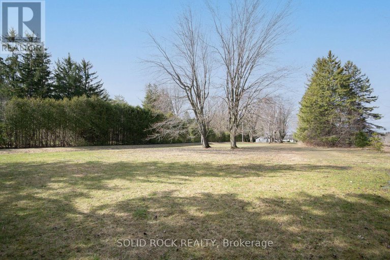 28251367/724-river-road/riverside-southgloucester-glen/ottawa/ontario/K4M1B2_6