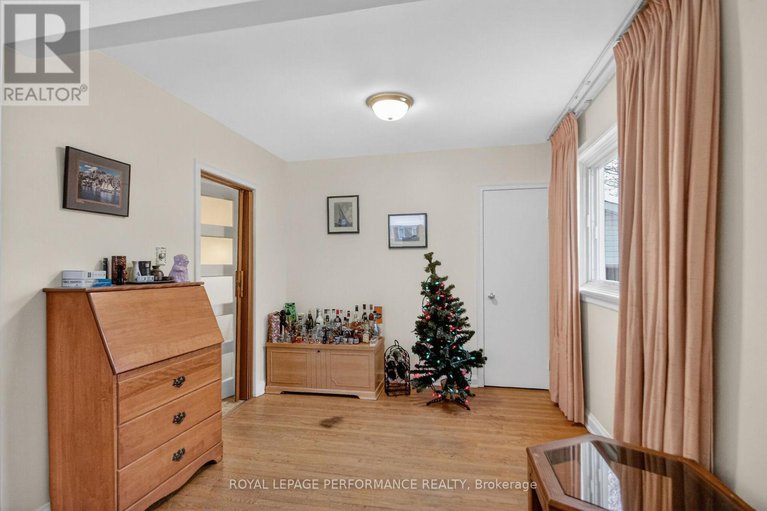 29195937/19-mowat-street/carson-grove/ottawa/ontario/K1J6R1_14