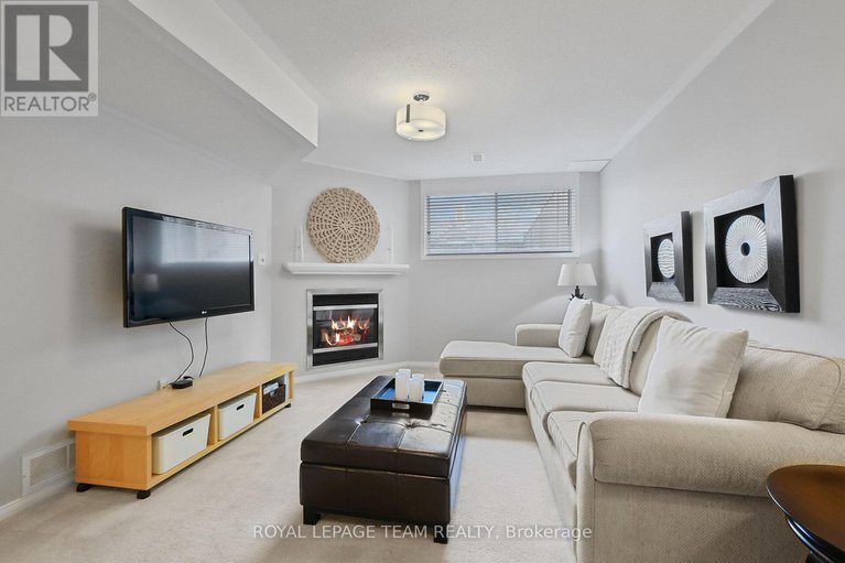 28334398/2072-dunollie-crescent/morgans-grantsouth-march/ottawa/ontario/K2W1H6_39