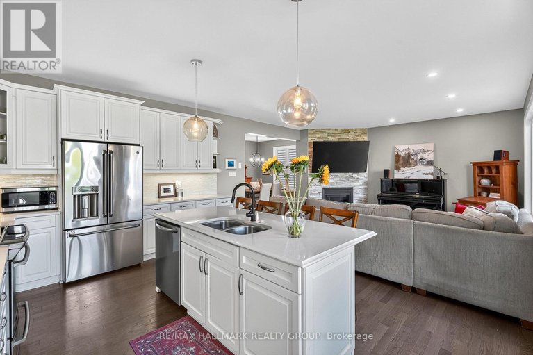 28861580/124-lily-pond-street/emerald-meadowstrailwest/ottawa/ontario/K2M0J3_20