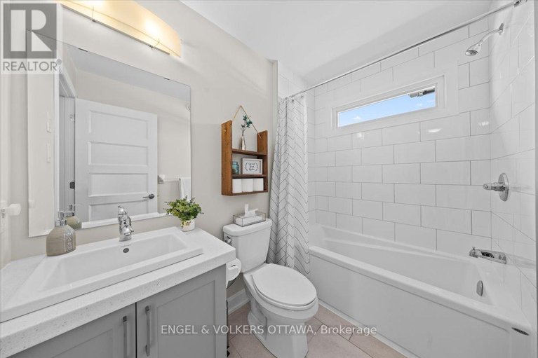 29402076/624-geneva-crescent/embrun/russell/ontario/K0A1W0_32