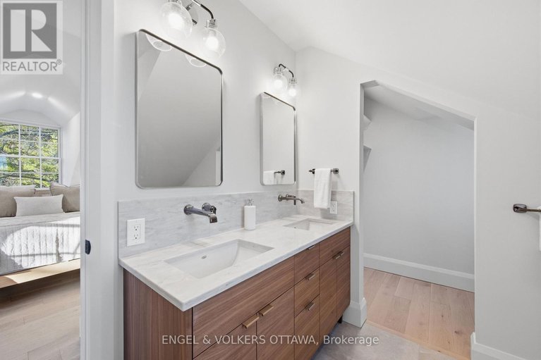 29649228/71-thomas-street/new-edinburgh/ottawa/ontario/K1M1M7_38