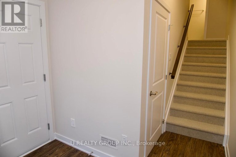 29330723/648-corporal-private/blossom-parkkemp-parkfindlay-creek/ottawa/ontario/K1X0M7_2