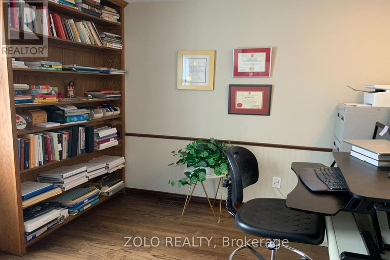 29336515/736-hauteview-crescent/fallingbrookridgemount/ottawa/ontario/K4A2B8_23