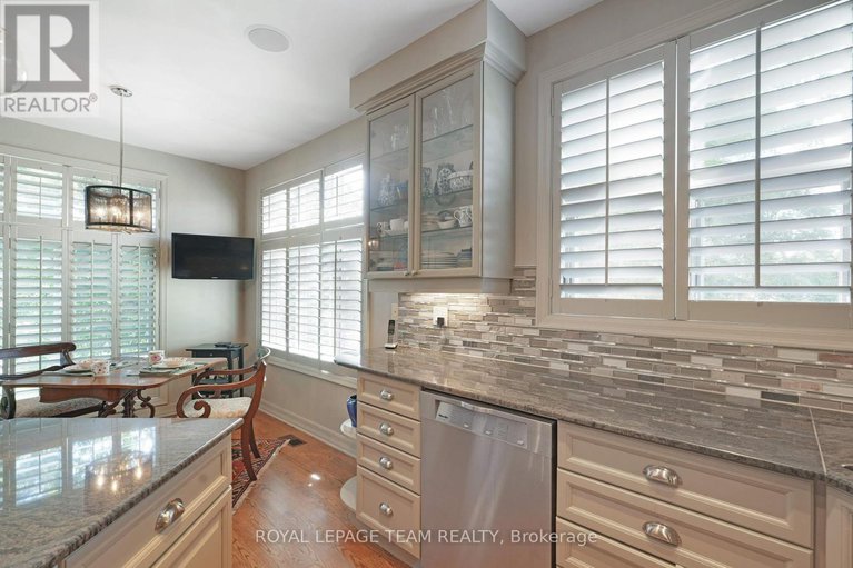 28818815/201-clearview-avenue/westboro-north/ottawa/ontario/K1Z1A8_17