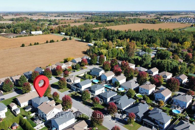 29329751/106-cobblestone-drive/village-of-russell/russell/ontario/K4R0B2_47