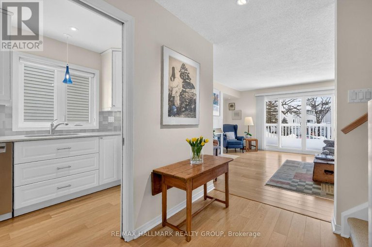 29413276/9-forsyth-lane/crystal-beach/ottawa/ontario/K2H9H1_13