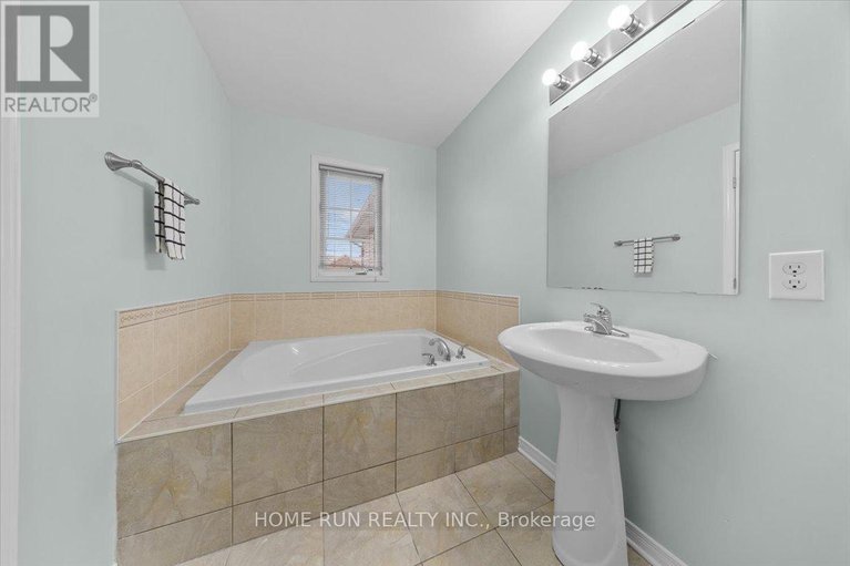 29652156/294-applecross-crescent/morgans-grantsouth-march/ottawa/ontario/K2K0C4_40