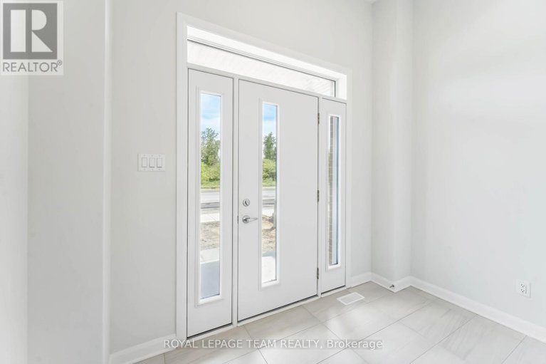 27736125/5045-abbott-street-e/ottawa/ontario/K2V0V2_4