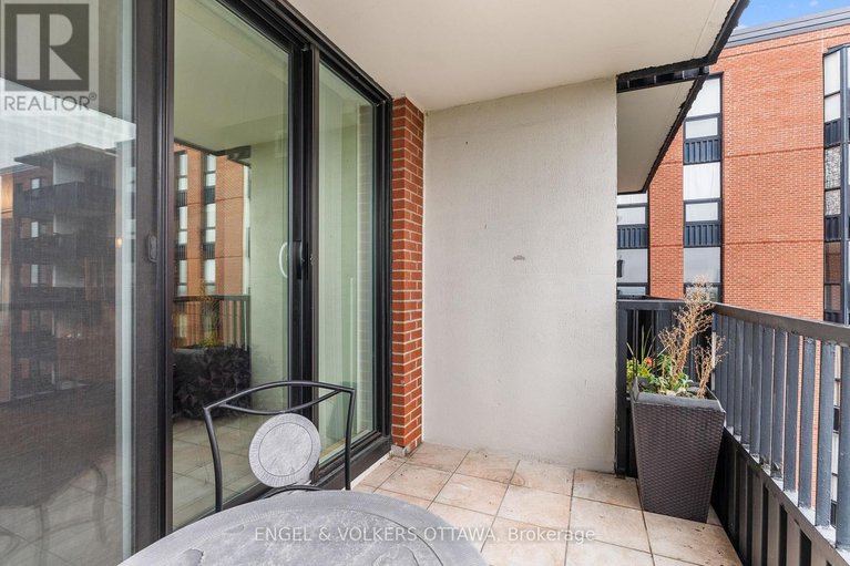 28939396/1006-2951-riverside-drive/mooneys-bayriverside-park/ottawa/ontario/K1V8W6_28