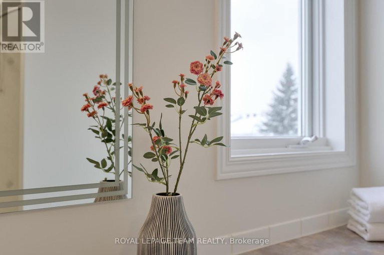 29354960/7-manorgate-place/craig-henrywoodvale/ottawa/ontario/K2G6L3_40