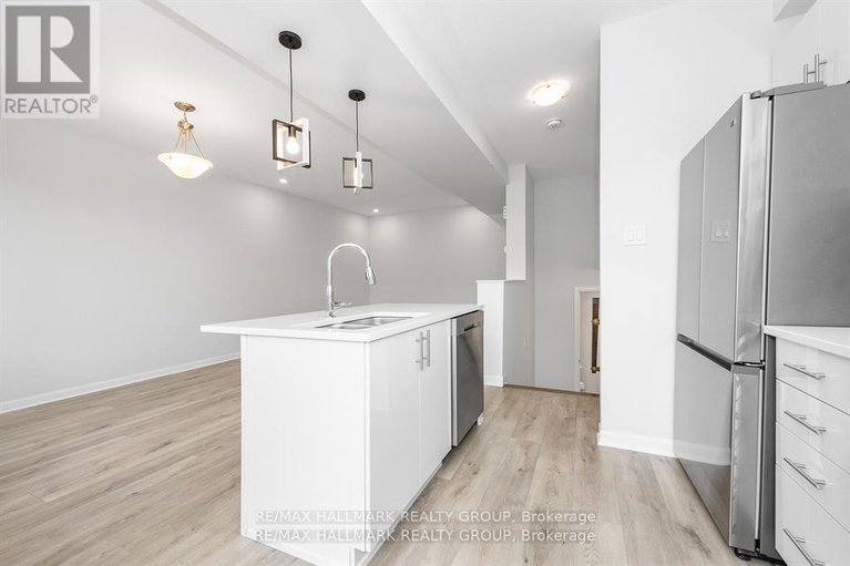 28591919/210-attwell-private/morgans-grantsouth-march/ottawa/ontario/K2K0P6_12
