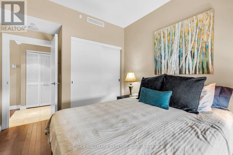 28466999/509-90-george-street/lower-townbyward-market/ottawa/ontario/K1N0A8_12