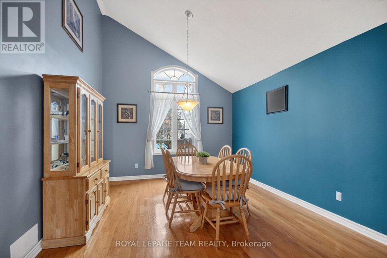 29614412/75-renoir-drive/embrun/russell/ontario/K0A1W0_18