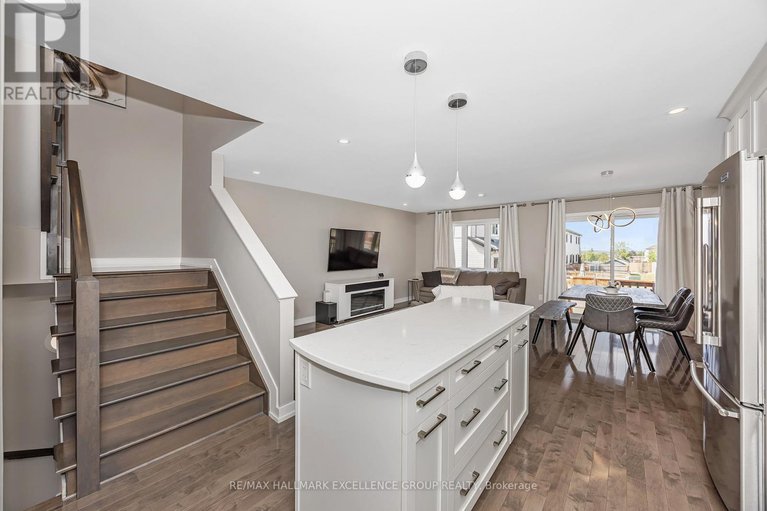 29029372/254-dion-avenue/town-of-rockland/clarence-rockland/ontario/K4K0M2_11