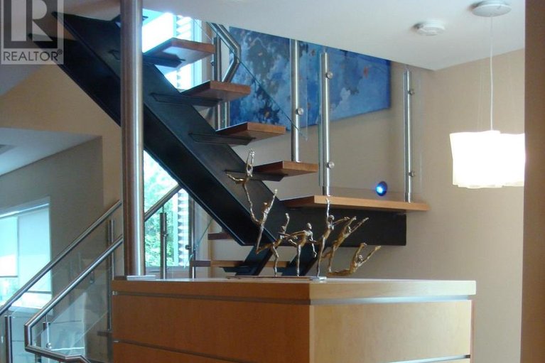 29609709/93-gilchrist-avenue/ottawa-west/ottawa/ontario/K1Y0M9_8