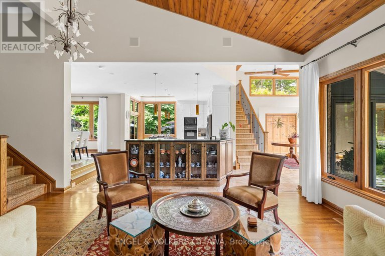 28760477/37-revol-road/merivale-gardens/ottawa/ontario/K2G0B8_8