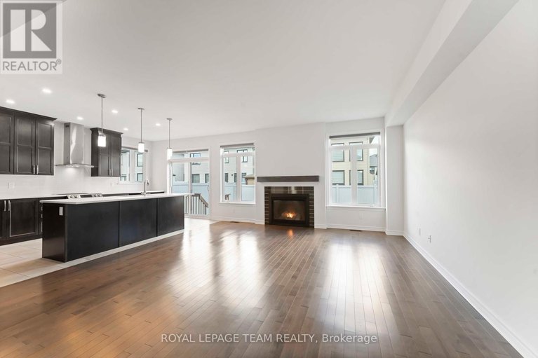28647828/1010-brian-good-avenue/riverside-southgloucester-glen/ottawa/ontario/K4M0R3_14