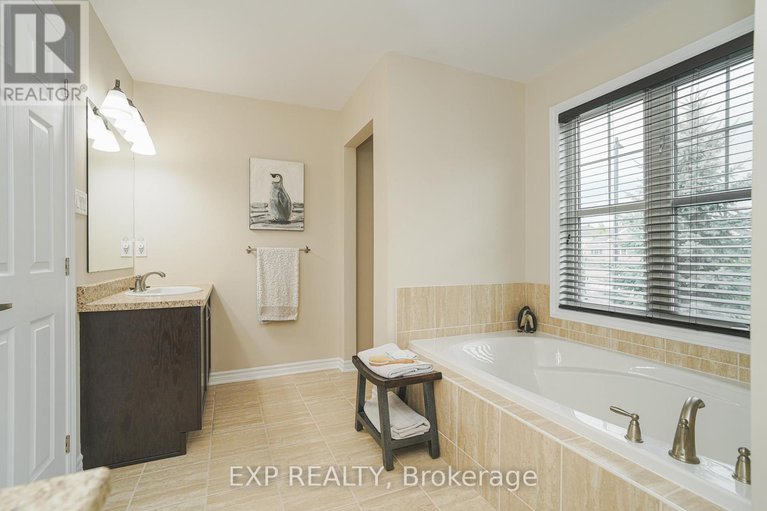 28989822/400-brigatine-avenue/stittsville-north/ottawa/ontario/K2S0P7_32
