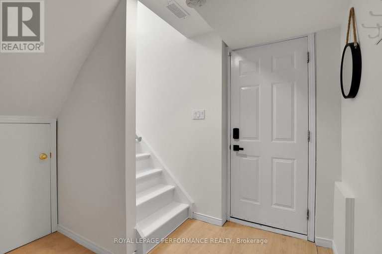 29606715/221-desrosiers-street/vanier/ottawa/ontario/K1L7T2_21