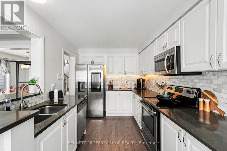 29516250/159-conifer-creek-circle/emerald-meadowstrailwest/ottawa/ontario/K2M0M2_7