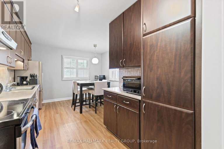 28791936/1215-1217-willowdale-avenue/alta-vista/ottawa/ontario/K1H7S5_6