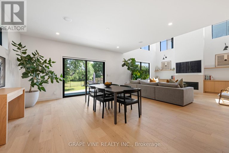 29295931/1108a-falaise-road/borden-farmstewart-farmcarleton-heightsparkwood-hills/ottawa/ontario/K2E6R2_14