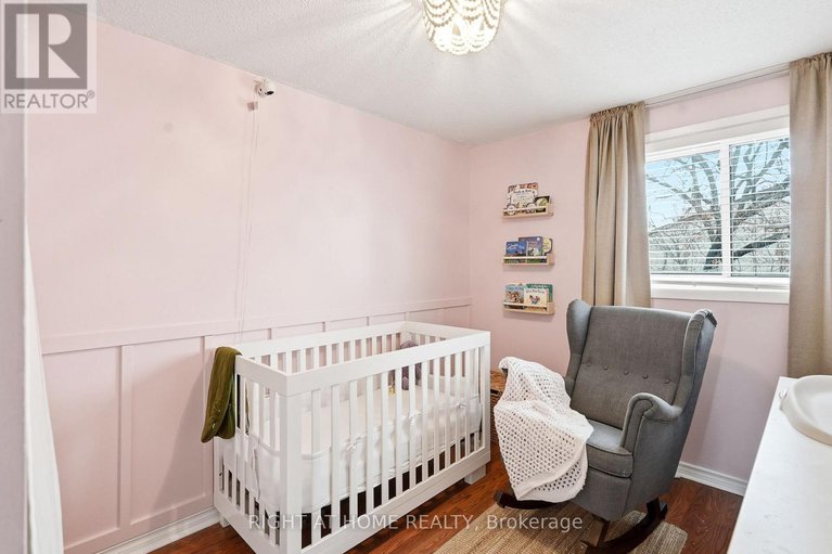 29178225/1633-lafrance-drive/queenswood-heights-south/ottawa/ontario/K1E2L7_14