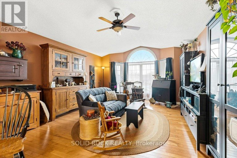 29622725/5-red-oak-drive/north-grenville-twp-kemptville-south/north-grenville/ontario/K0G1J0_18