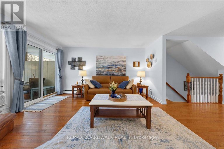 29344607/a-6623-bilberry-drive/convent-glen-north/ottawa/ontario/K1C4N5_16