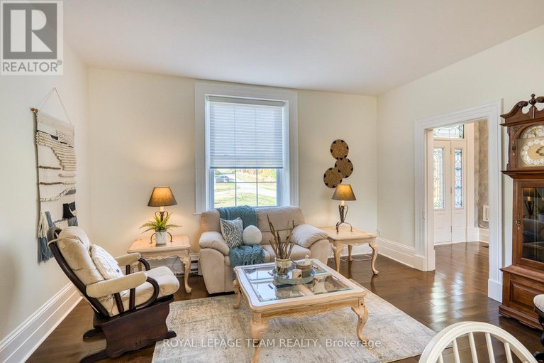 28888820/48-mill-street/almonte/ontario/K0A1A0_12