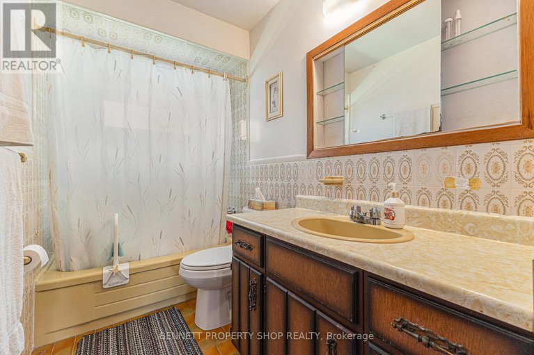 28615266/1219-vancouver-avenue/ellwood/ottawa/ontario/K1V6V2_16