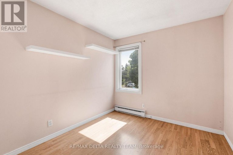 28620322/205-520-canteval-terrace/fallingbrookpineridge/ottawa/ontario/K4A2C9_20