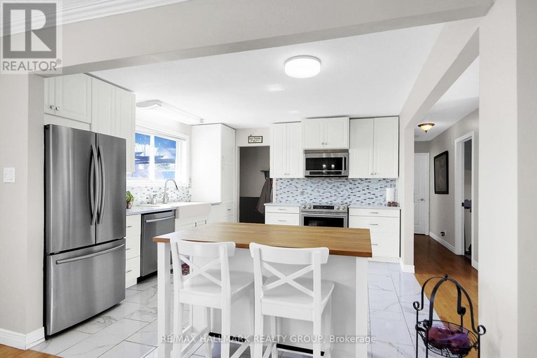 29530711/6151-malakoff-road/rideau-twp-south-to-roger-stevens-drive/ottawa/ontario/K0A2Z0_11