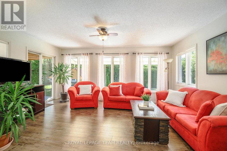 28576788/6870-edgar-brault-street/orleanssunridge/ottawa/ontario/K1C1L7_10