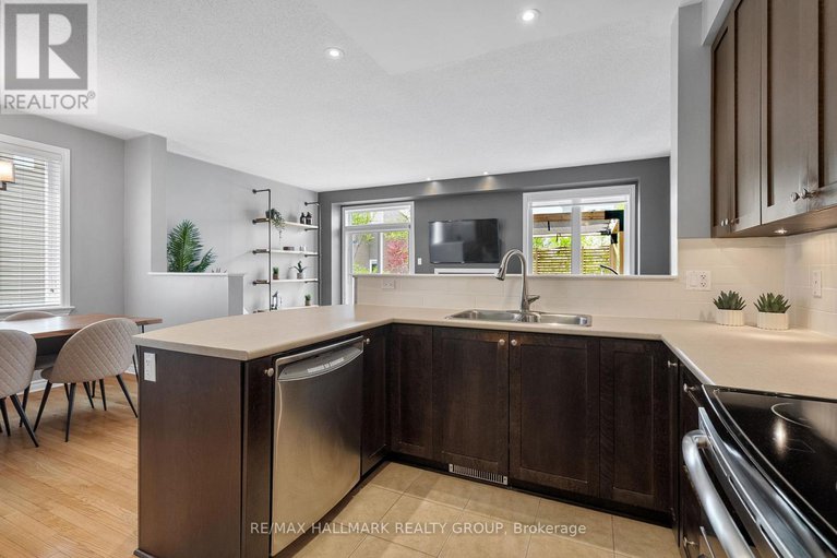 28317889/297-mojave-crescent/stittsville-north/ottawa/ontario/K2S0H7_11