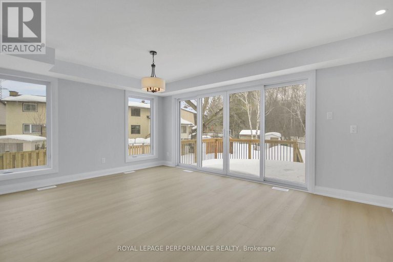 28549099/9-brydon-court/tanglewood/ottawa/ontario/K2G4A6_15