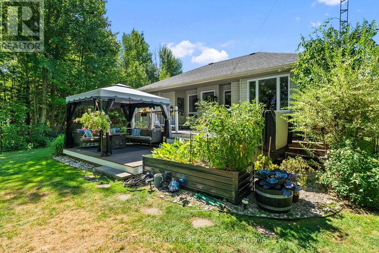 28797627/17-anthony-curro-drive-drive/north-grenville-twp-kemptville-east/north-grenville/ontario/K0G1J0_37