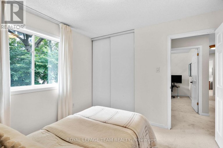 28812426/2122-saunders-avenue/woodroffe/ottawa/ontario/K2A4C7_29