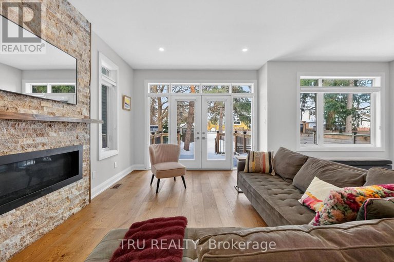 29420434/839-riddell-avenue-n/mckellar-heightsglabar-park/ottawa/ontario/K2K1X7_15