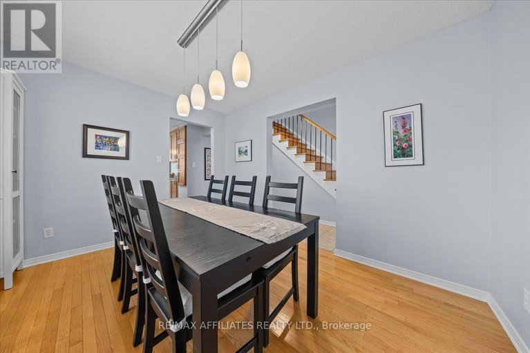 28820212/605-falwyn-crescent/fallingbrookridgemount/ottawa/ontario/K4A2B4_10