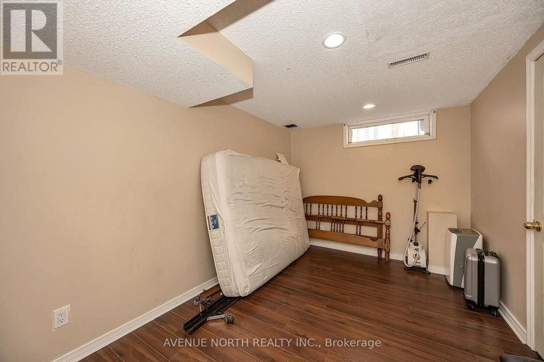 29654519/365-lefebvre-way/bilberry-creekqueenswood-heights/ottawa/ontario/K1E2W5_38