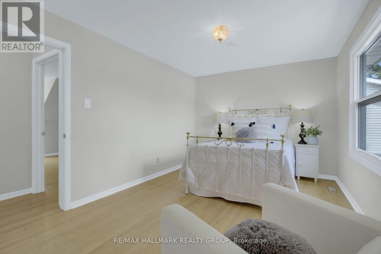 28830013/51-charkay-street/borden-farmstewart-farmcarleton-heightsparkwood-hills/ottawa/ontario/K2E5N5_34